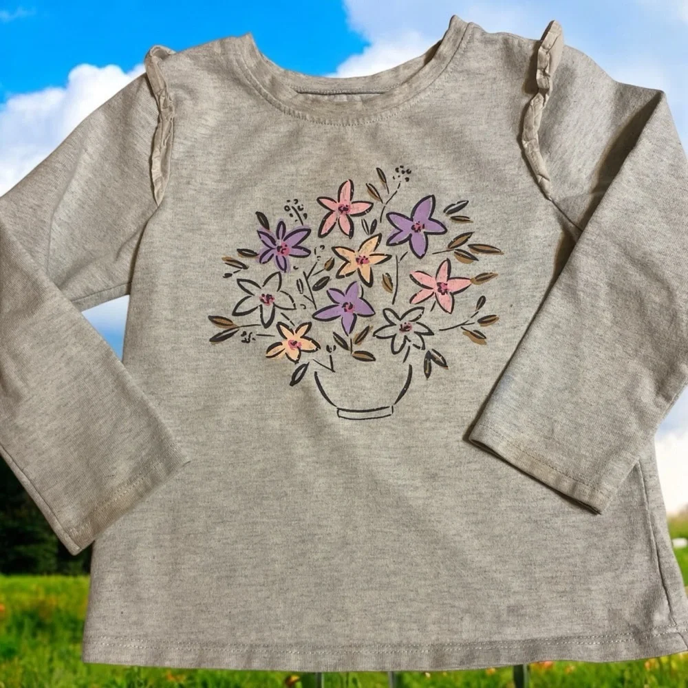 Adorable Kids' Clothing Set with Baby Yoda and Rainbow Designs